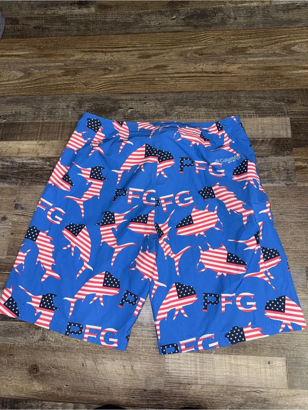Columbia PFG Mens Swim Trunks Shorts Size 34 Blue American Flag Fish Print Board